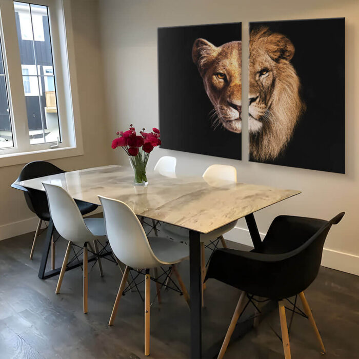 leeuw en leeuwin op glas schilderij in woonkamer